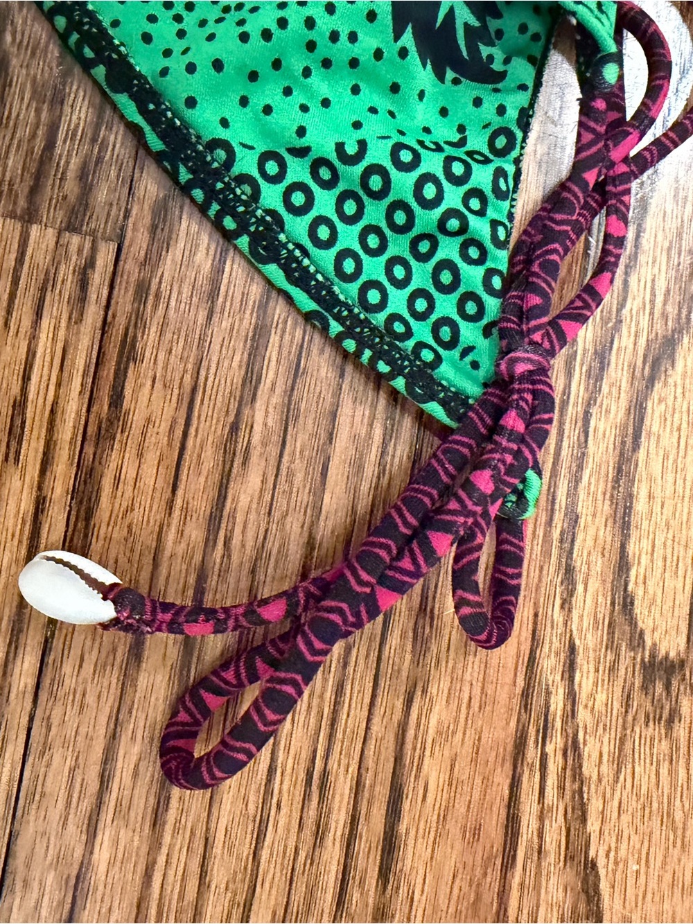 Indah Bongo Bikini - Picture 5 of 8